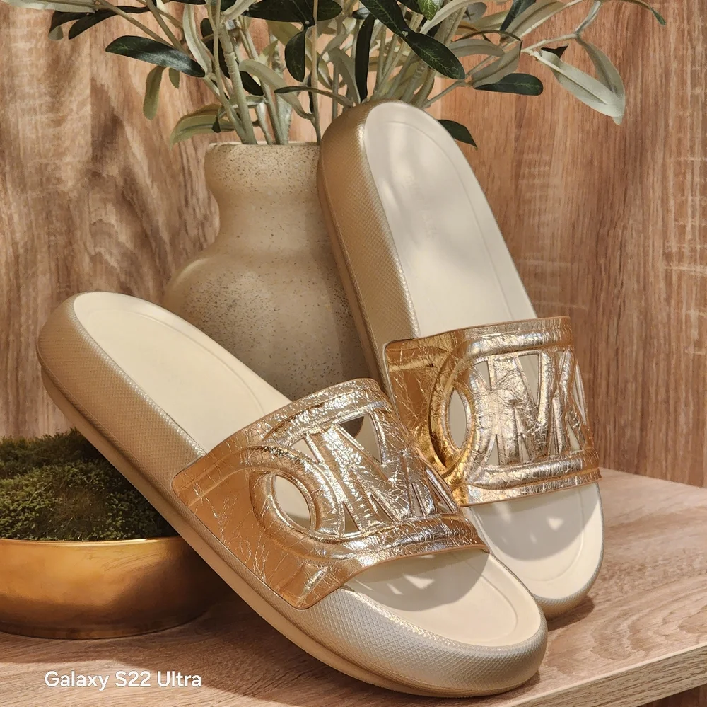 MICHAEL Michael Kors Splash Metallic Pale Gold Leather Slide Sandal Size 9 - Picture 7 of 11